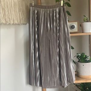 Banana Republic metallic pleated skirt